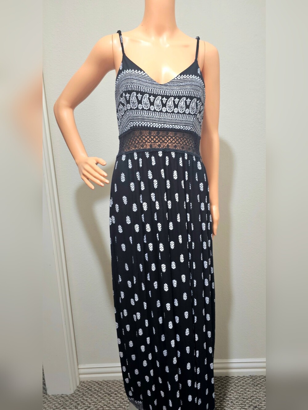 VENUS Black and White Printed Maxi Dress